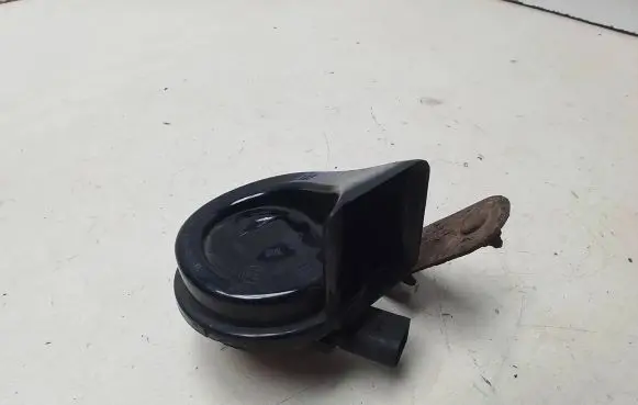Volkswagen PASSAT B5.5 Horn signal 100881157