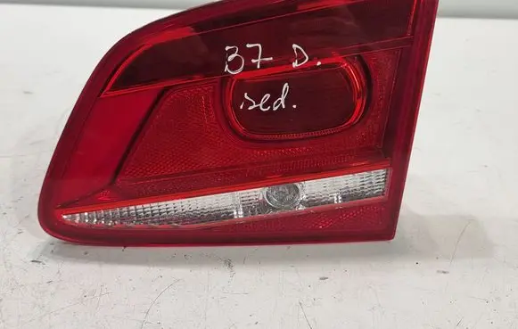 Volkswagen PASSAT B7 Tailgate rear/tail lights 3AE945094J