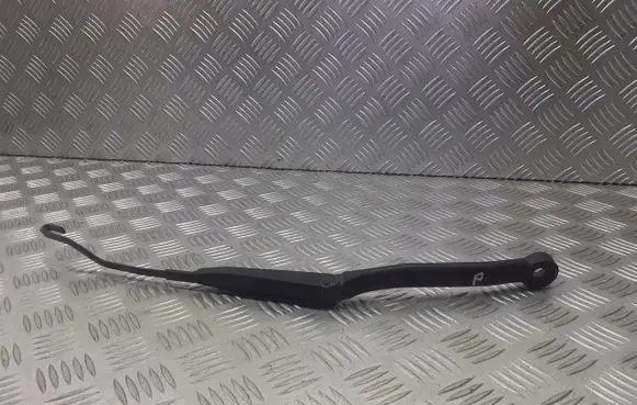 Nissan Primera Front wiper blade arm