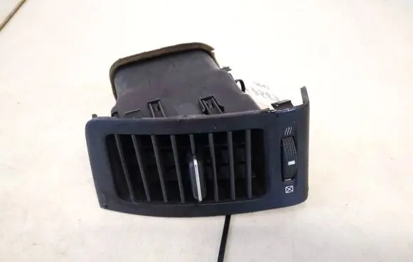 Toyota Corolla Verso E121 Dash center air vent grill 1556423020 155642-3020