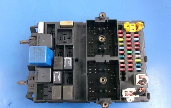 Jeep Grand Cherokee (WJ) Fuse box set P56050231AI