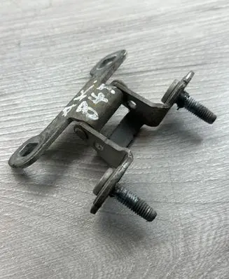 Tailgate/trunk/boot hinge