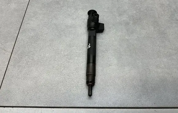 Ford Kuga II Fuel injector 9674984080