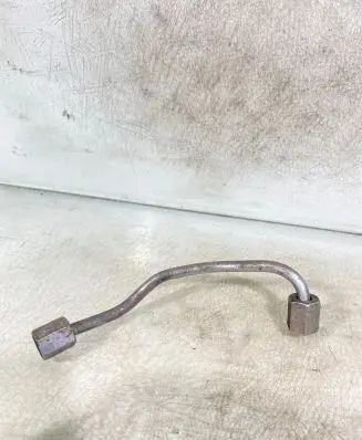 Volkswagen PASSAT B5.5 Fuel injector supply line/pipe 070629