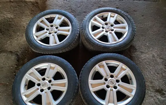 Nissan Leaf I (ZE0) R16 alloy rim KE4098H356MD