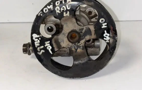 Toyota RAV 4 (XA20) Power steering pump 32100