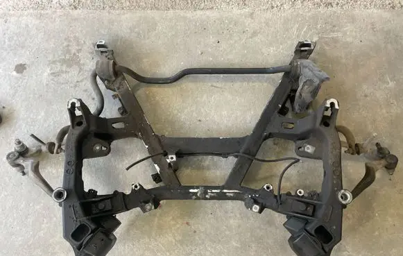 BMW 5 E39 Front subframe 1092868