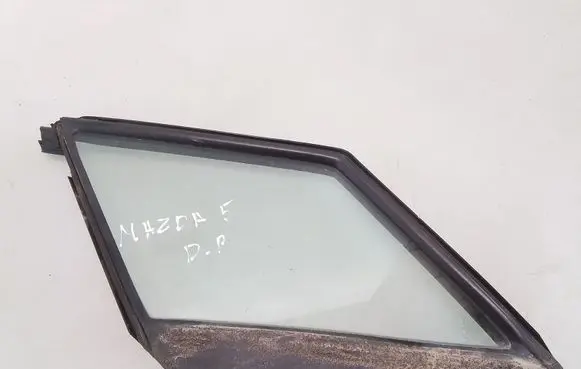 Mazda 5 Front triangle window/glass 