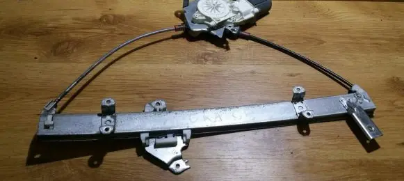 Nissan Micra Front door window regulator motor 190248