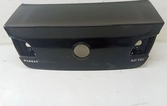 Volkswagen PASSAT B6 Tailgate/trunk/boot lid 3C5827025H