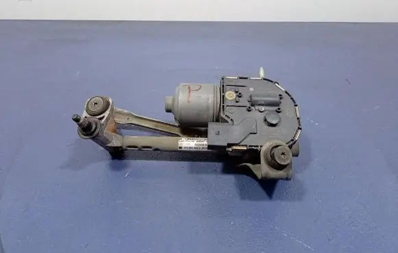Seat Altea XL Front wiper linkage and motor 5P0955024D