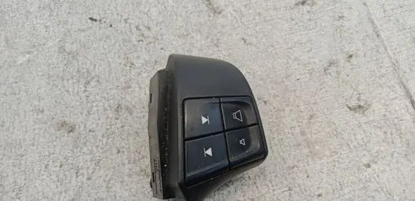 Steering wheel buttons/switches