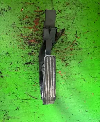 Mercedes-Benz C W203 Accelerator throttle pedal