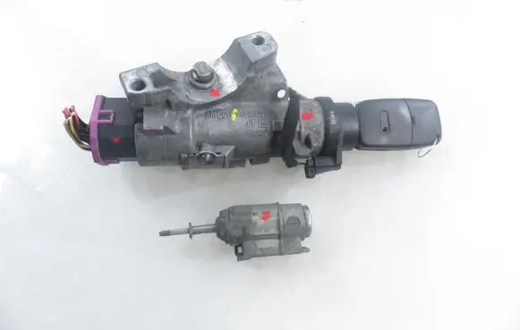 Audi A6 S6 C5 4B Ignition lock 4B0905851G