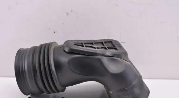 Dacia Sandero III Air intake duct part 165558534R