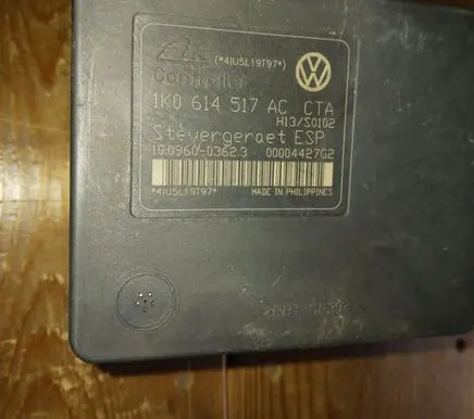 Volkswagen Touran I ABS Pump 1K0614517AC
