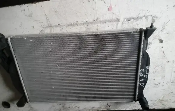 Audi A4 S4 B6 8E 8H Coolant radiator