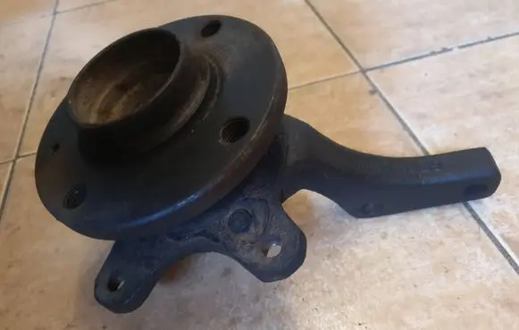 Volkswagen Golf I Front wheel hub spindle knuckle Ger8