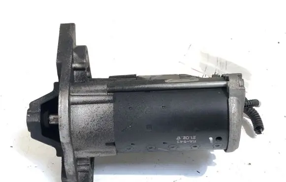 Dacia Sandero Starter motor 233002596R
