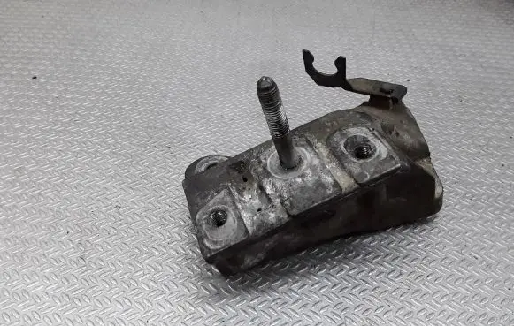Ford Galaxy Engine mounting bracket