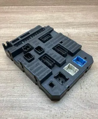 Citroen C8 Fuse module 9659285280 0383813130306