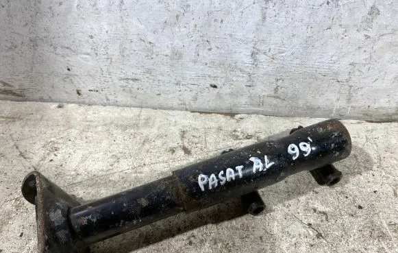 Volkswagen PASSAT B5 Rear bumper shock impact absorber/damper 