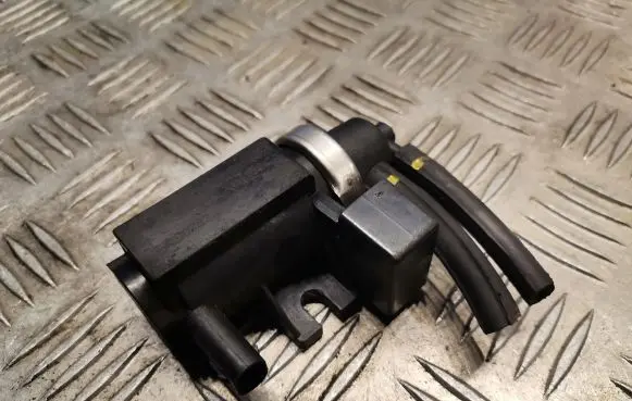 Mercedes-Benz A W169 Turbo solenoid valve 0051535528