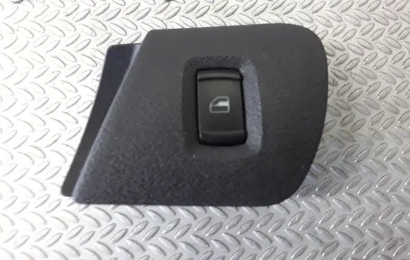 Skoda Octavia Mk1 (1U) Electric window control switch 1U2867185C