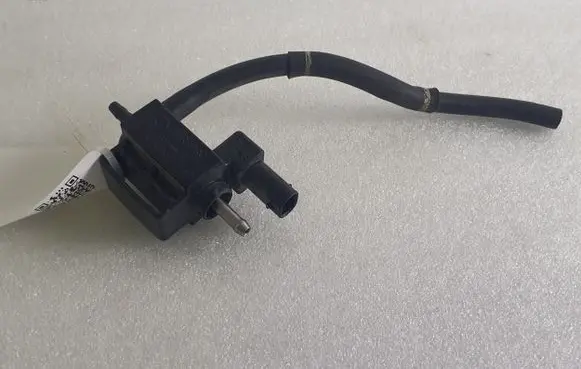Porsche Macan (95B) Turbo solenoid valve 06H906283J 17T185