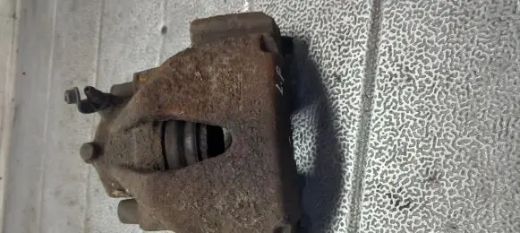 Opel Zafira A Front brake caliper