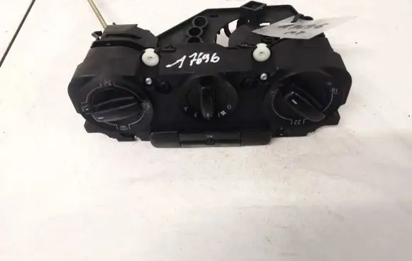 Volkswagen Golf V Climate control unit