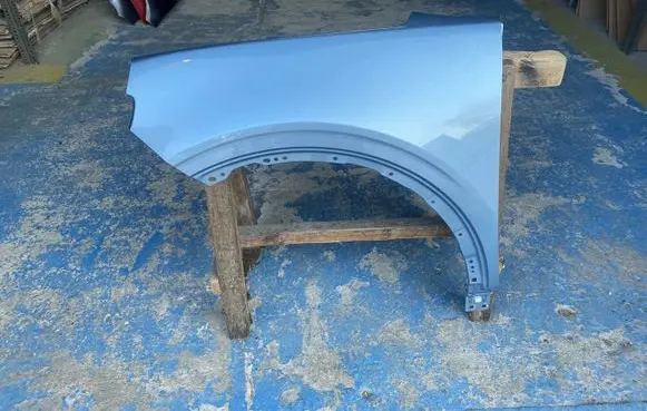 Ford Explorer VI Fender R2KB16016AD
