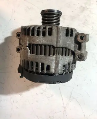 BMW 1 E81 E87 Generator/alternator 7550469 0121715017