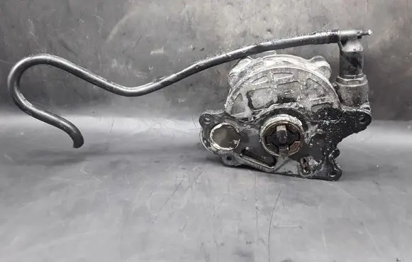 Volkswagen Sharan Vacuum pump 03L145100