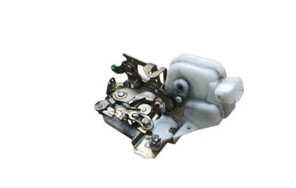 Mitsubishi Pajero Front door lock