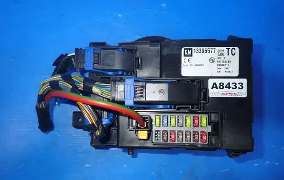 Opel Meriva B Sound amplifier 13396577 401154265 28334217