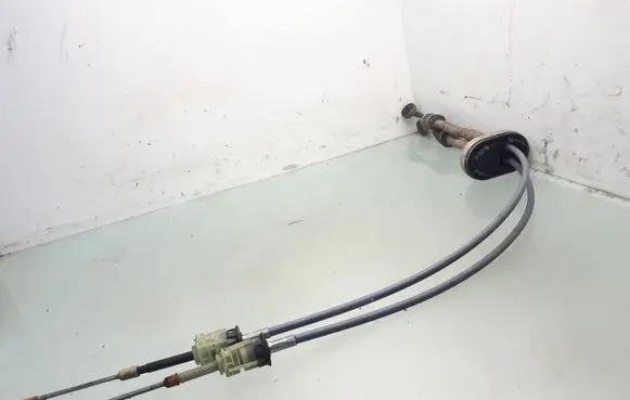 Opel Vectra C Gear shift cable linkage 55559076