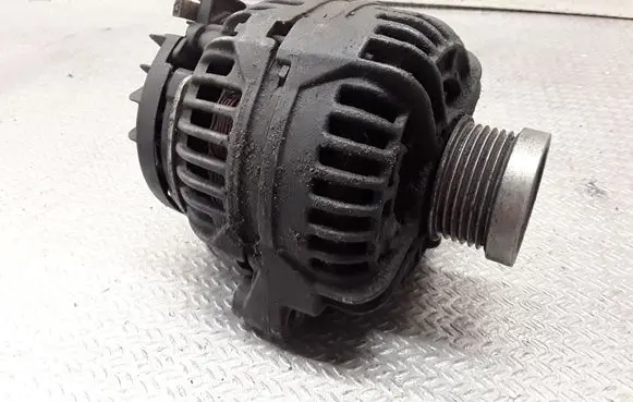 Volvo XC90 Generator/alternator 8676496 0124525029