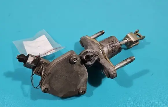 Clutch slave cylinder