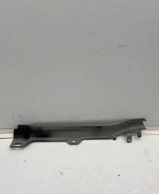 Fender mounting bracket