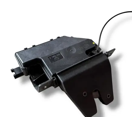 Loading door lock