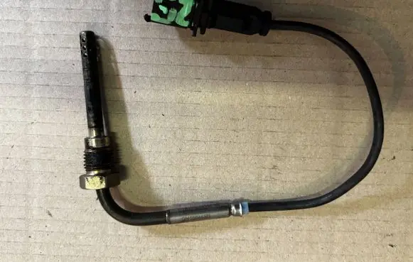Opel Insignia A Exhaust gas temperature sensor 55566185