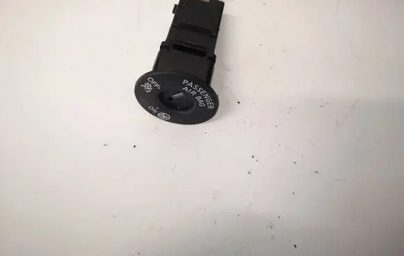 Nissan X-Trail T32 Passenger airbag on/off switch 