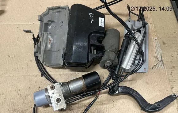 Mercedes-Benz GL X164 Tailgate hydraulic set A1648003948 1648003948