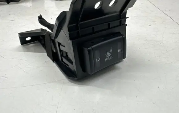 Nissan Leaf II (ZE1) Seat heating switch
