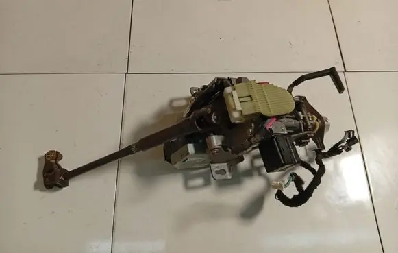 Renault Megane III Power steering pump 488108823R