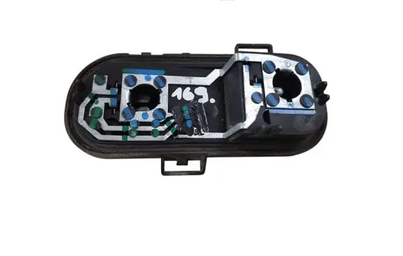 Nissan Qashqai Tail light bulb cover holder 89070311