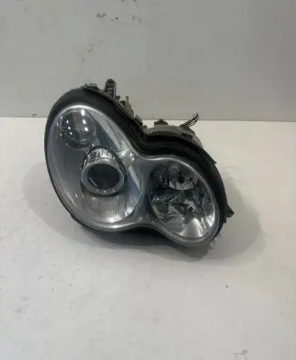 Mercedes-Benz C W203 Headlight/headlamp 1305235744