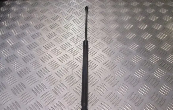 Volkswagen Polo IV 9N3 Front bonnet/hood damper/strut