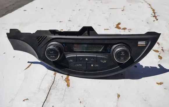 Toyota Yaris Climate control/heater control trim